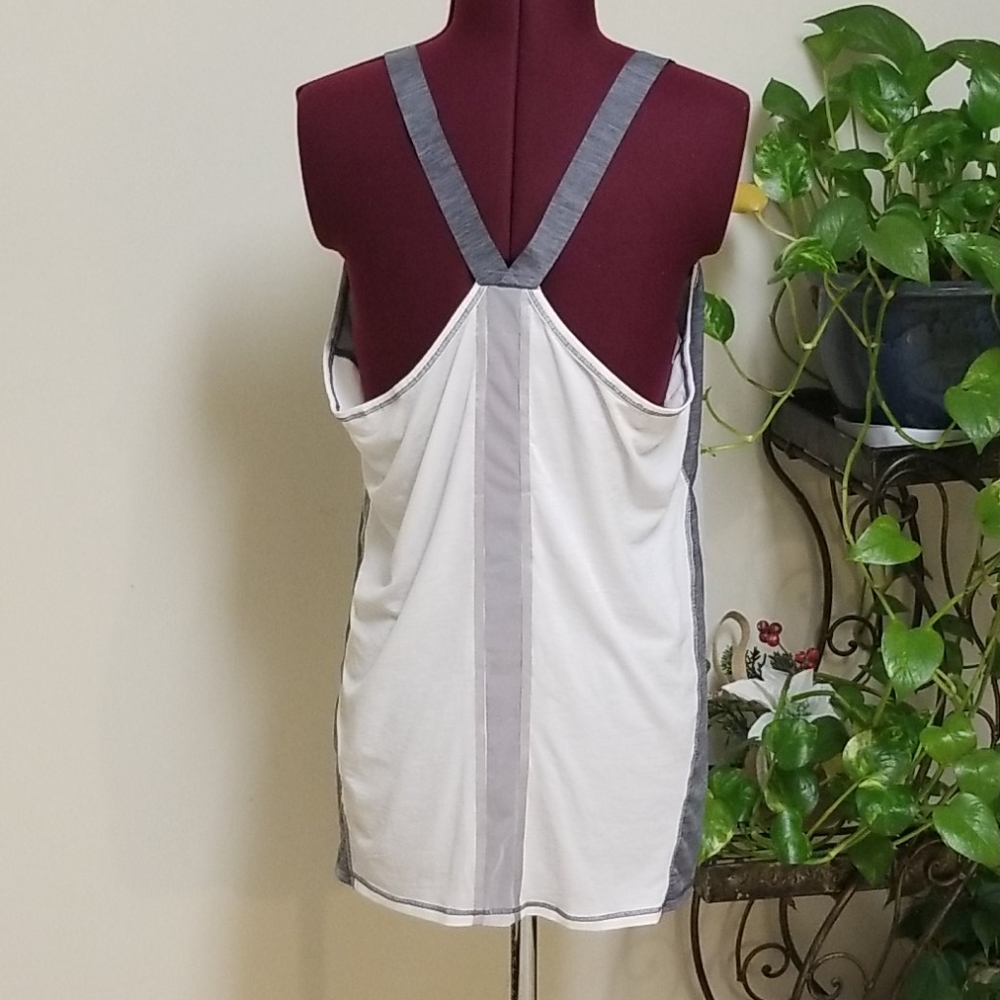 Athleta Women's Sleeveles Size XL